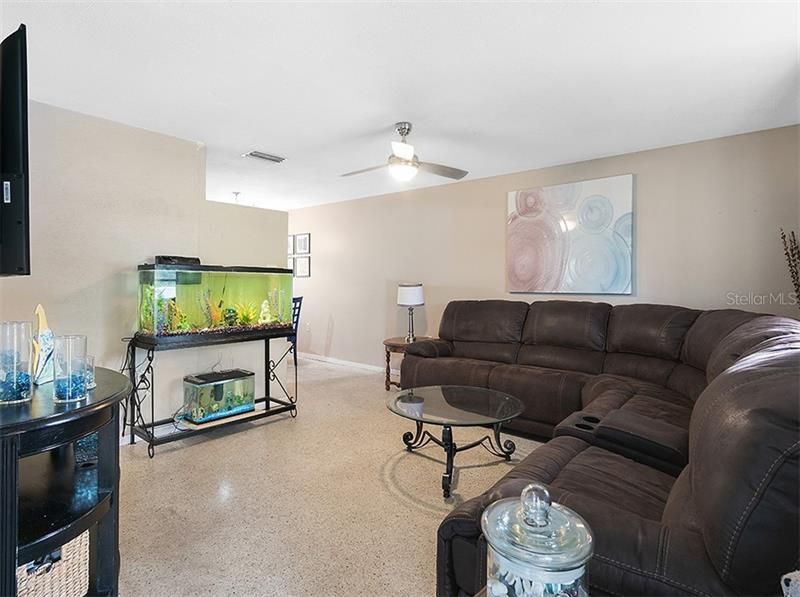 Recently Sold: $130,888 (2 beds, 2 baths, 1074 Square Feet)
