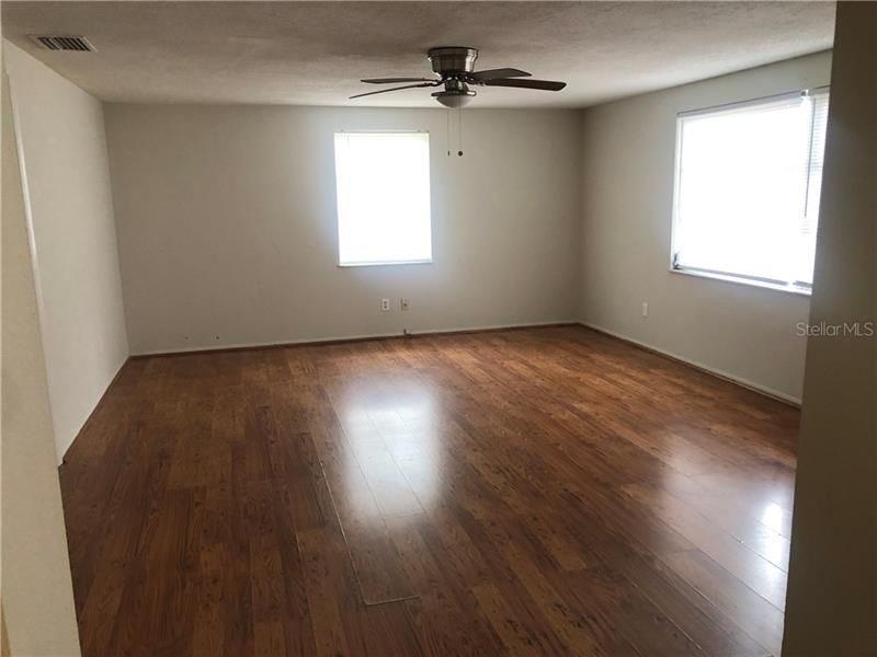 Recently Rented: $1,200 (3 beds, 2 baths, 1326 Square Feet)