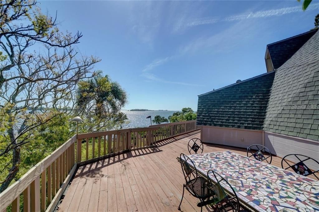 Recently Sold: $1,125,000 (3 beds, 2 baths, 2594 Square Feet)