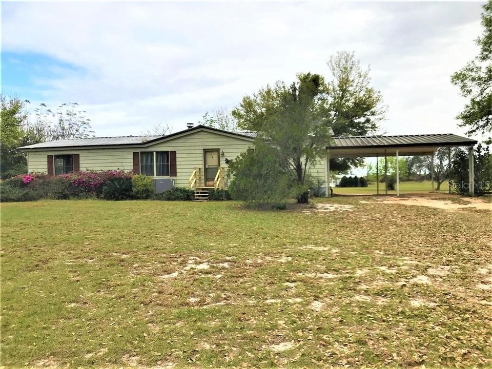 Recently Sold: $140,000 (3 beds, 2 baths, 1704 Square Feet)