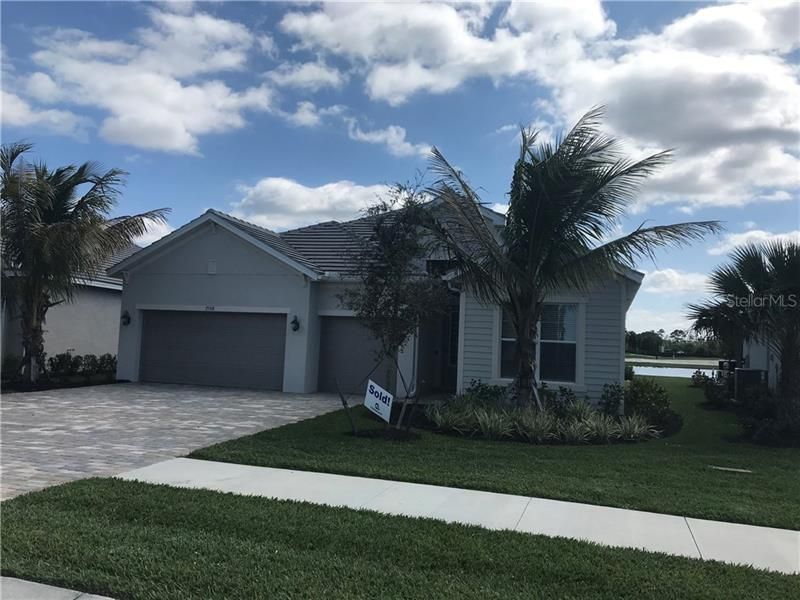 Recently Sold: $442,000 (4 beds, 2 baths, 2276 Square Feet)