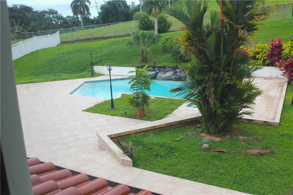 Vendido Recientemente: $1,349,000 (3 camas, 5 baños, 4422 Pies cuadrados)