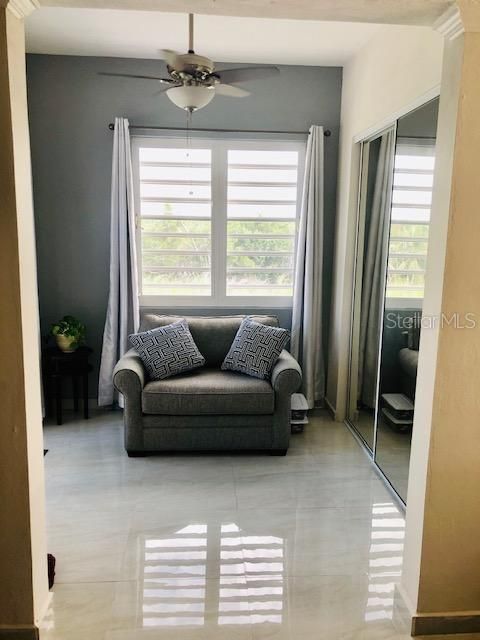 Vendido Recientemente: $309,000 (4 camas, 2 baños, 2400 Pies cuadrados)