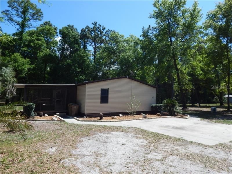 Recently Sold: $129,900 (3 beds, 2 baths, 1352 Square Feet)
