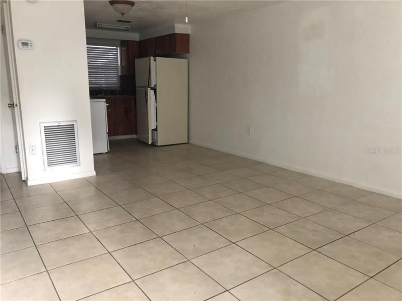 Recently Rented: $700 (2 beds, 1 baths, 700 Square Feet)