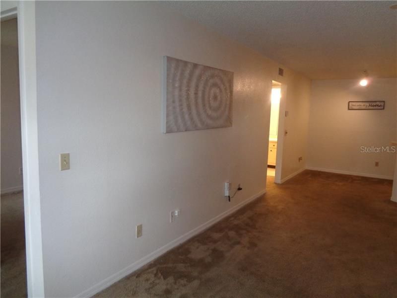 Recently Rented: $875 (1 beds, 1 baths, 735 Square Feet)