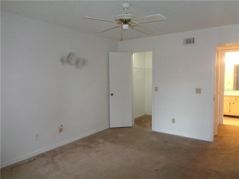 Recently Rented: $875 (1 beds, 1 baths, 735 Square Feet)