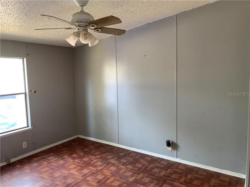 Vendido Recientemente: $79,000 (3 camas, 2 baños, 1728 Pies cuadrados)