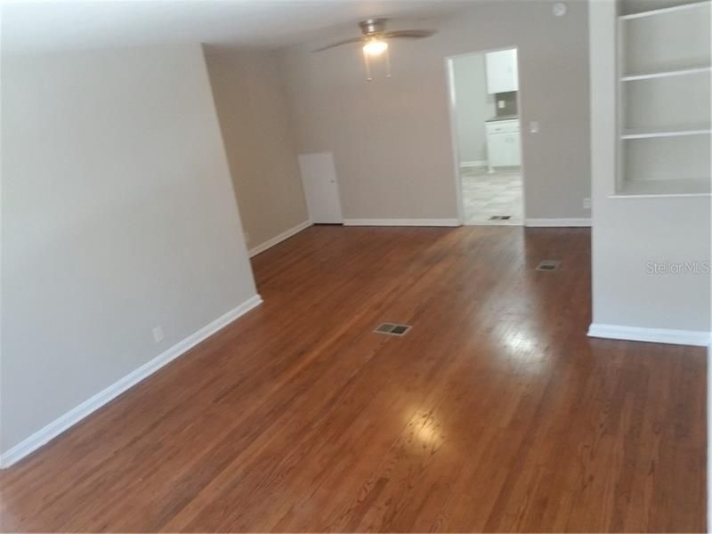 Recently Rented: $850 (2 beds, 1 baths, 1032 Square Feet)