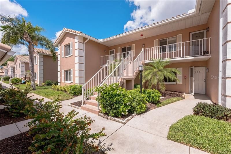 Recently Sold: $149,000 (2 beds, 2 baths, 1318 Square Feet)