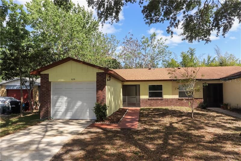 Recently Sold: $196,900 (2 beds, 1 baths, 944 Square Feet)