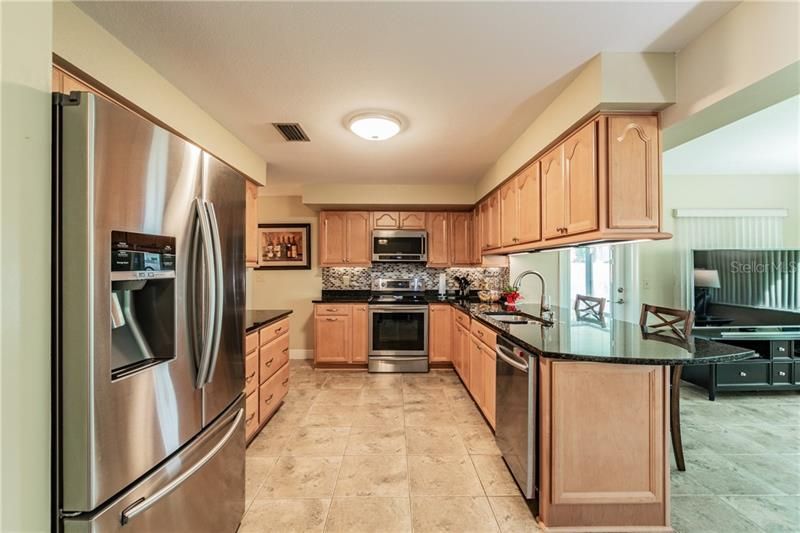 Recently Sold: $288,888 (2 beds, 2 baths, 1453 Square Feet)