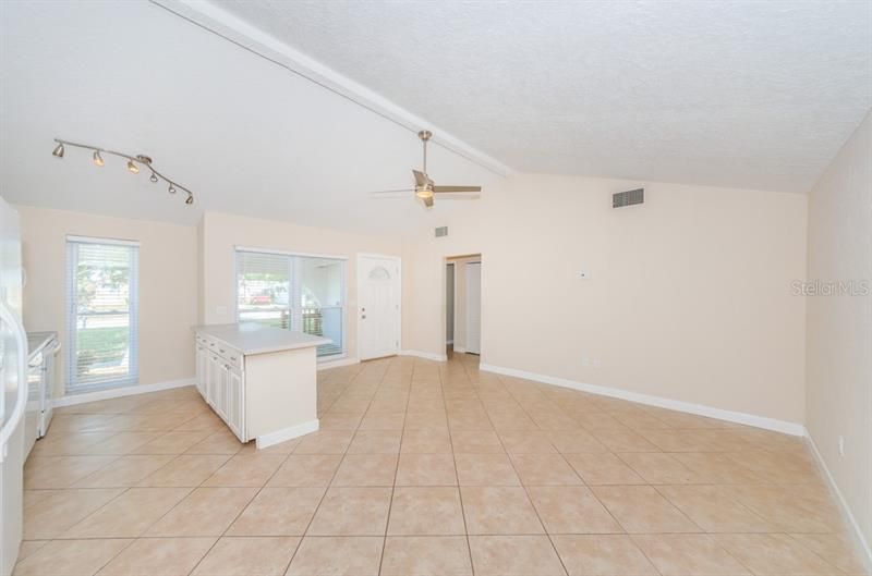 Recently Sold: $255,000 (3 beds, 2 baths, 1565 Square Feet)