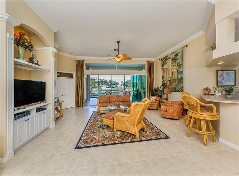Recently Sold: $380,000 (3 beds, 2 baths, 2087 Square Feet)