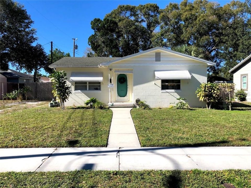 Recently Sold: $190,000 (2 beds, 1 baths, 880 Square Feet)