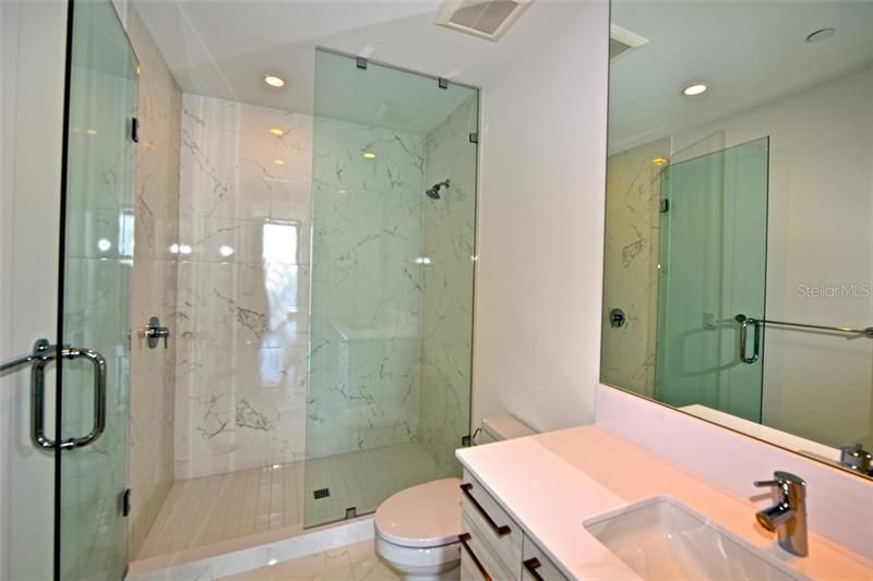 最近租的: $5,500 (2 贝兹, 2 浴室, 1522 平方英尺)