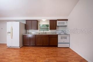 Vendido Recientemente: $159,999 (3 camas, 2 baños, 915 Pies cuadrados)