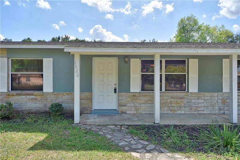 Recently Sold: $125,000 (3 beds, 2 baths, 1357 Square Feet)