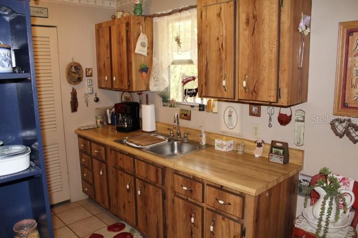 Recently Sold: $125,000 (3 beds, 2 baths, 1411 Square Feet)