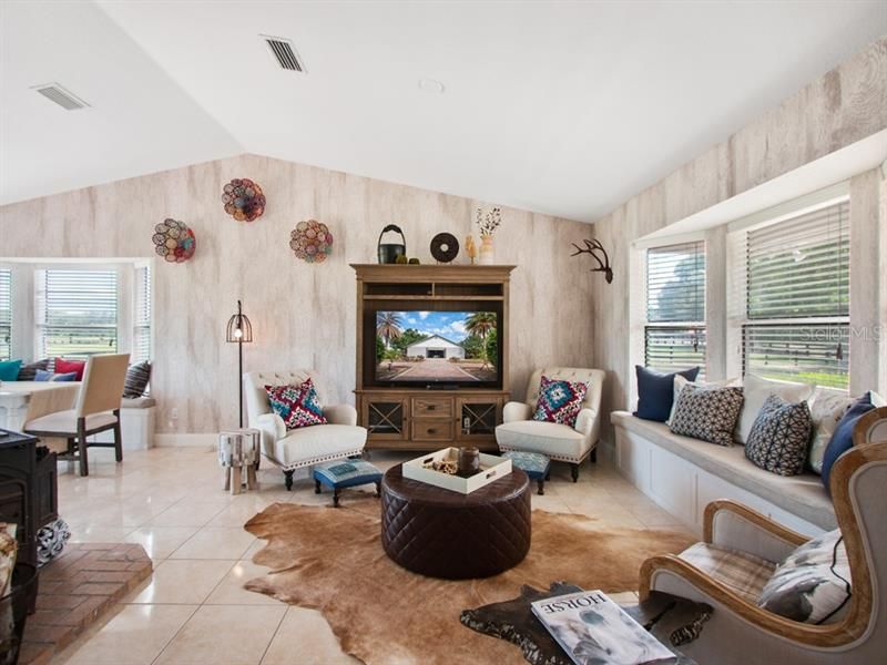 Recently Sold: $1,950,000 (4 beds, 3 baths, 2452 Square Feet)