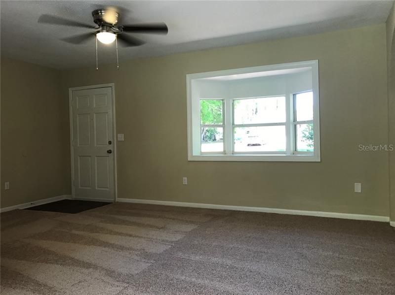 Recently Sold: $109,900 (2 beds, 1 baths, 1210 Square Feet)