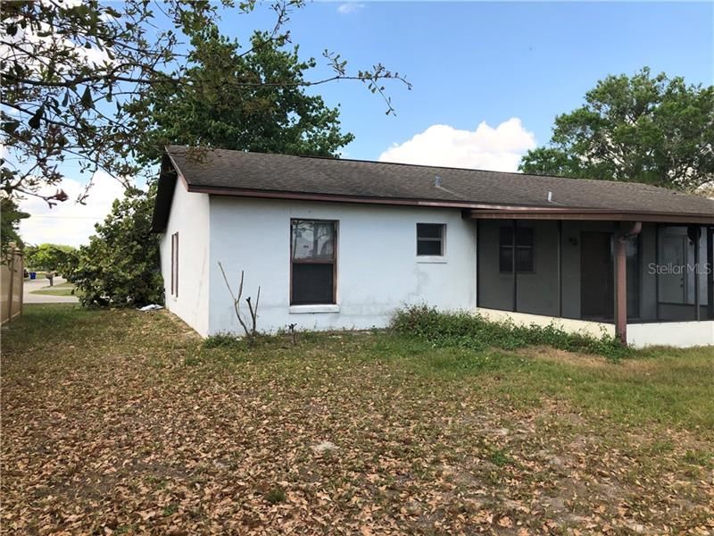 Recently Sold: $114,900 (3 beds, 2 baths, 1098 Square Feet)