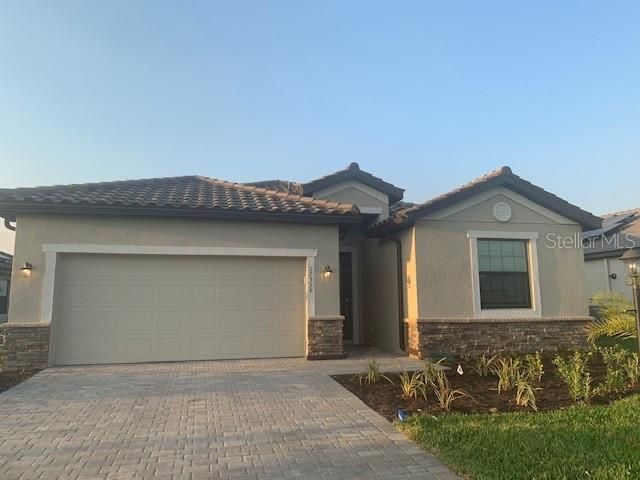 Recently Sold: $347,000 (4 beds, 3 baths, 2032 Square Feet)