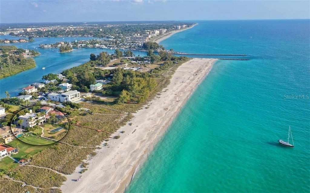 Recently Sold: $6,200,000 (4 beds, 5 baths, 6472 Square Feet)