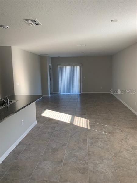 Recently Rented: $2,200 (5 beds, 2 baths, 2389 Square Feet)