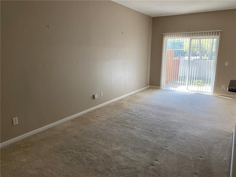 Recently Rented: $1,650 (3 beds, 2 baths, 1527 Square Feet)