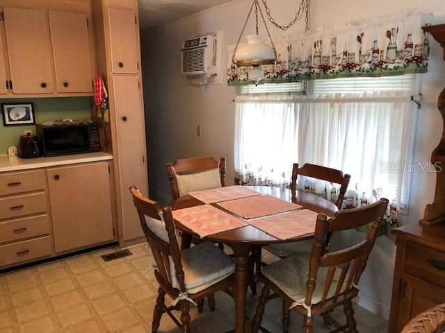 Recently Sold: $32,500 (1 beds, 1 baths, 576 Square Feet)