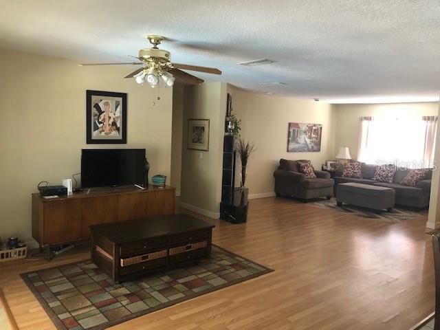 Recently Sold: $245,000 (4 beds, 2 baths, 1836 Square Feet)