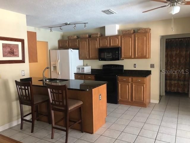 Recently Sold: $245,000 (4 beds, 2 baths, 1836 Square Feet)