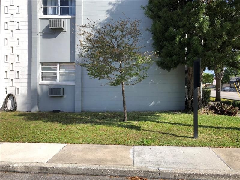 Recently Sold: $107,500 (2 beds, 1 baths, 804 Square Feet)