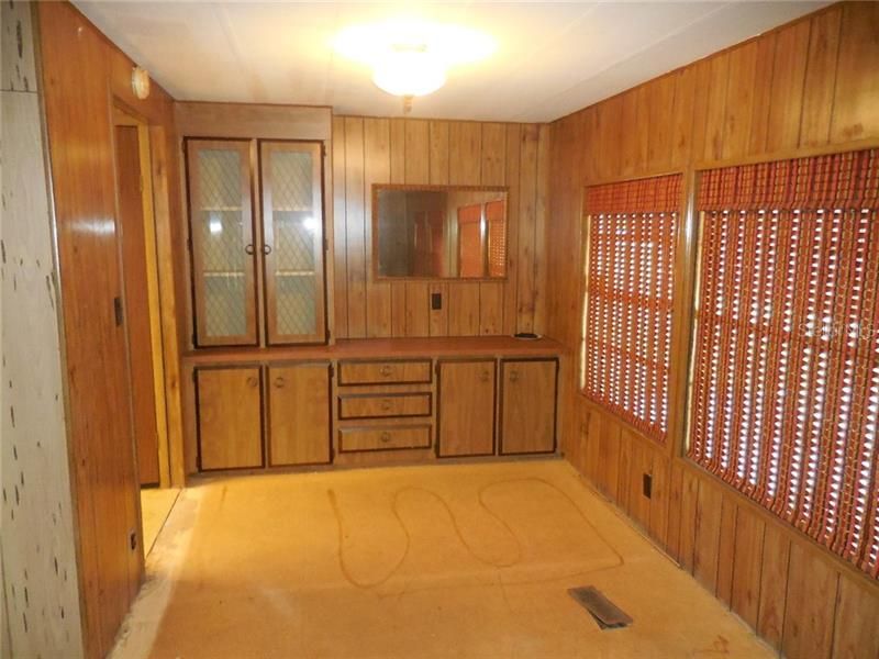 Vendido Recientemente: $59,500 (3 camas, 2 baños, 1288 Pies cuadrados)