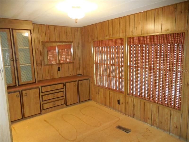 Vendido Recientemente: $59,500 (3 camas, 2 baños, 1288 Pies cuadrados)