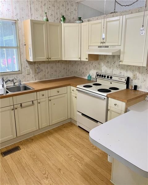 Recently Sold: $95,000 (2 beds, 2 baths, 864 Square Feet)