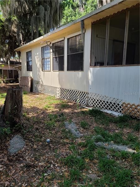 Recently Sold: $56,000 (3 beds, 2 baths, 1260 Square Feet)