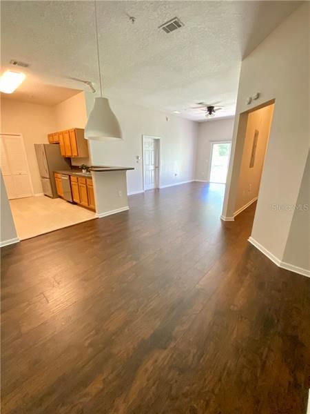 Recently Sold: $102,000 (2 beds, 2 baths, 1118 Square Feet)