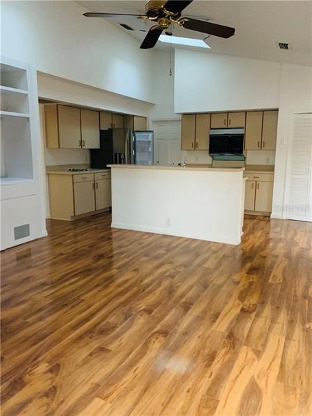 Recently Rented: $2,000 (3 beds, 2 baths, 2083 Square Feet)