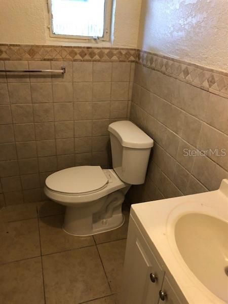 Recently Rented: $975 (2 beds, 1 baths, 648 Square Feet)