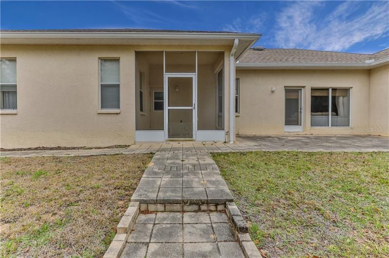 Recently Sold: $275,000 (3 beds, 2 baths, 1683 Square Feet)