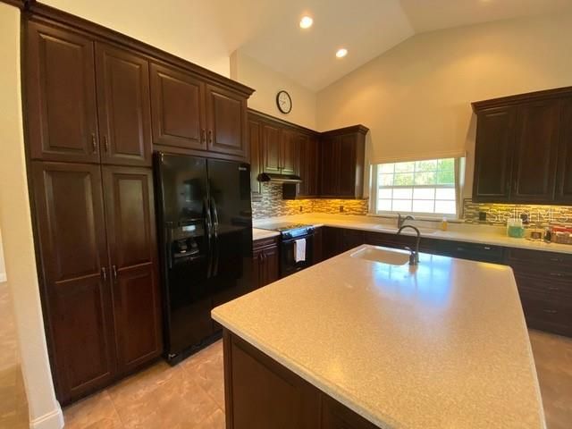 Recently Sold: $549,995 (3 beds, 2 baths, 2460 Square Feet)
