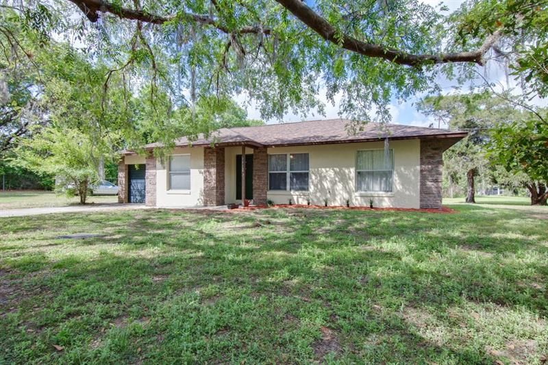 Recently Sold: $210,000 (3 beds, 2 baths, 1066 Square Feet)