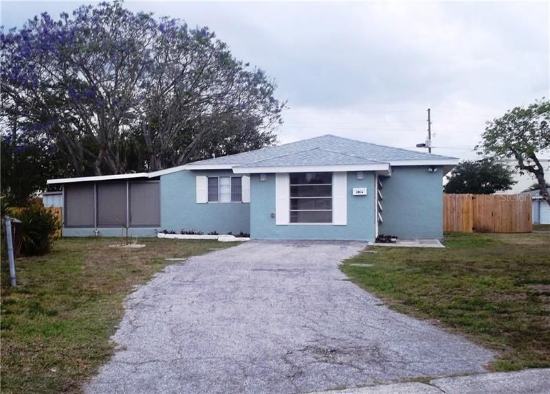 Recently Sold: $170,000 (2 beds, 1 baths, 895 Square Feet)