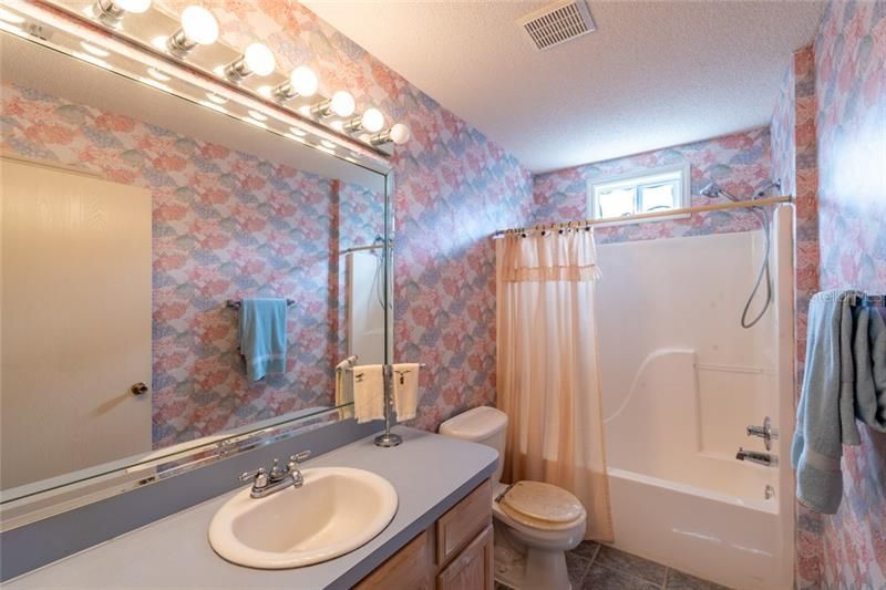 最近售出: $179,900 (2 贝兹, 2 浴室, 1237 平方英尺)