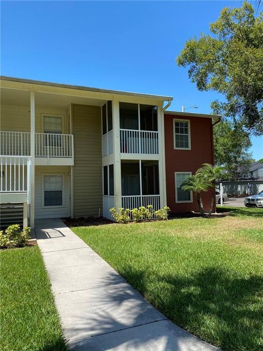 Recently Sold: $118,000 (2 beds, 2 baths, 811 Square Feet)