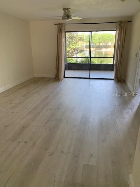 Living/Dining Rm - upgraded laminate flooring