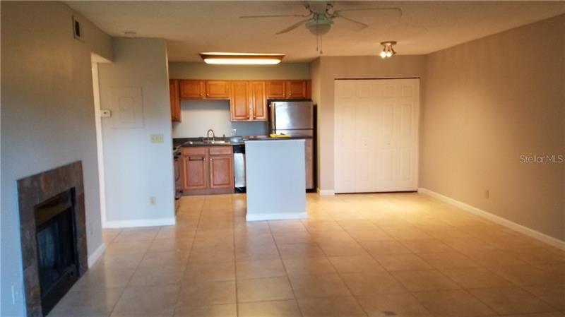 Recently Rented: $1,250 (2 beds, 2 baths, 924 Square Feet)