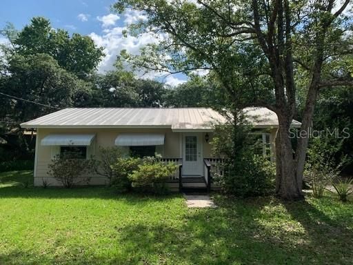 Recently Rented: $1,395 (3 beds, 2 baths, 1200 Square Feet)